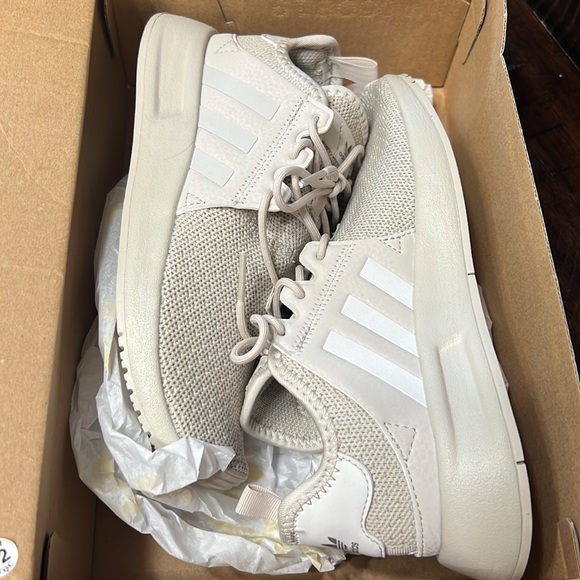 Beige adidas shoes size 2 for kids brand new never worn - Picture 3 of 3